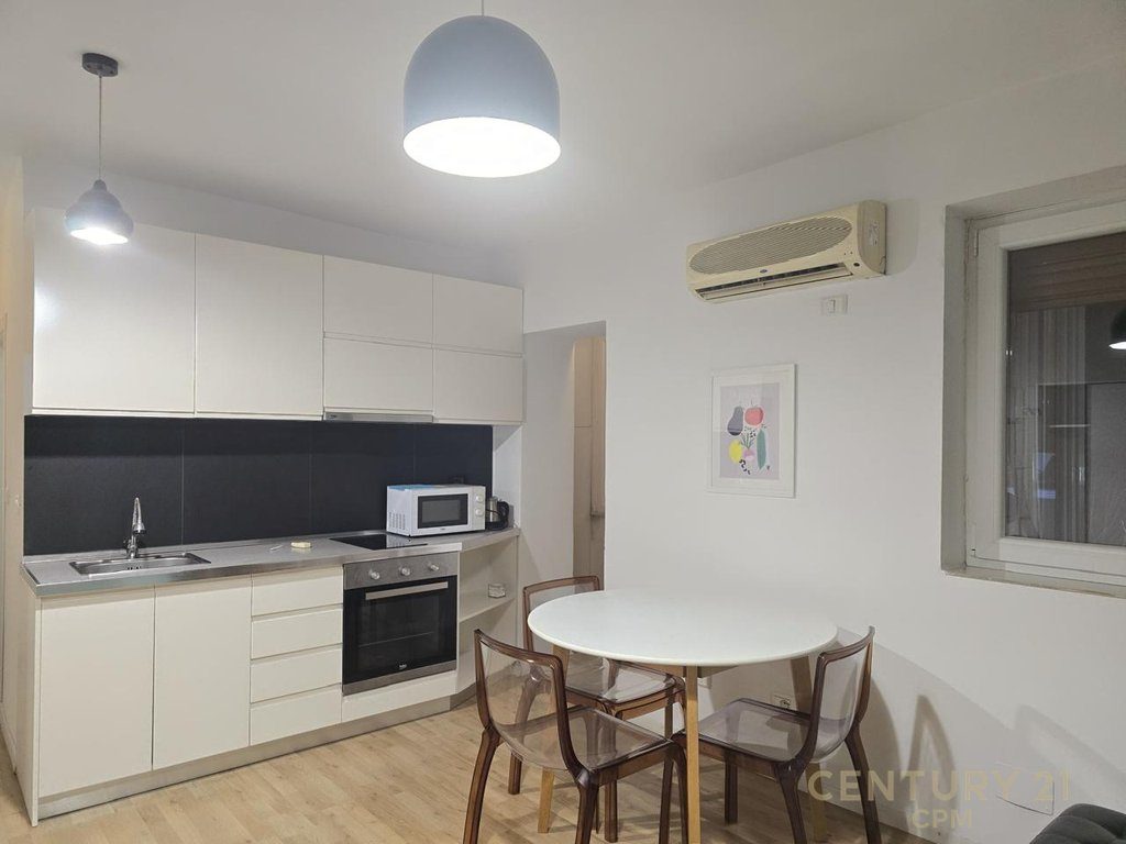APARTAMENT 1+1 ME QERA PRANE BAR MEDUZA