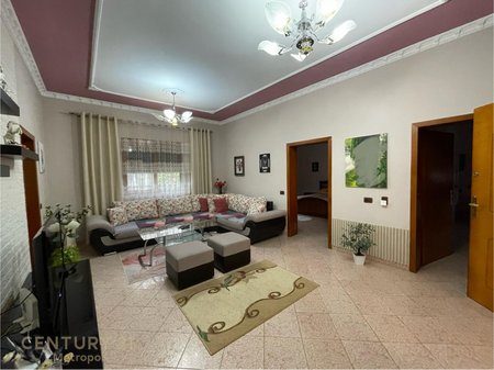Shitet shtëpi private në zonën e Plazhit, Durrës