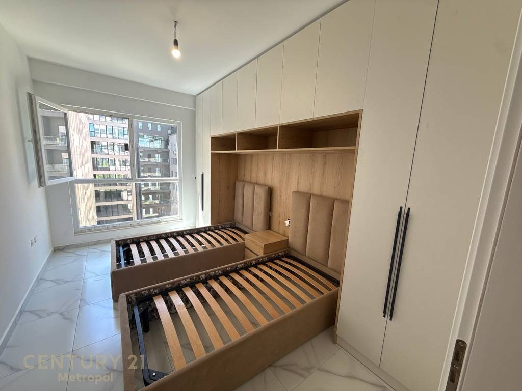 JEPET ME QIRA APARTAMENT 2+1+2, REZIDENCA AURA, LAPRAKË!
