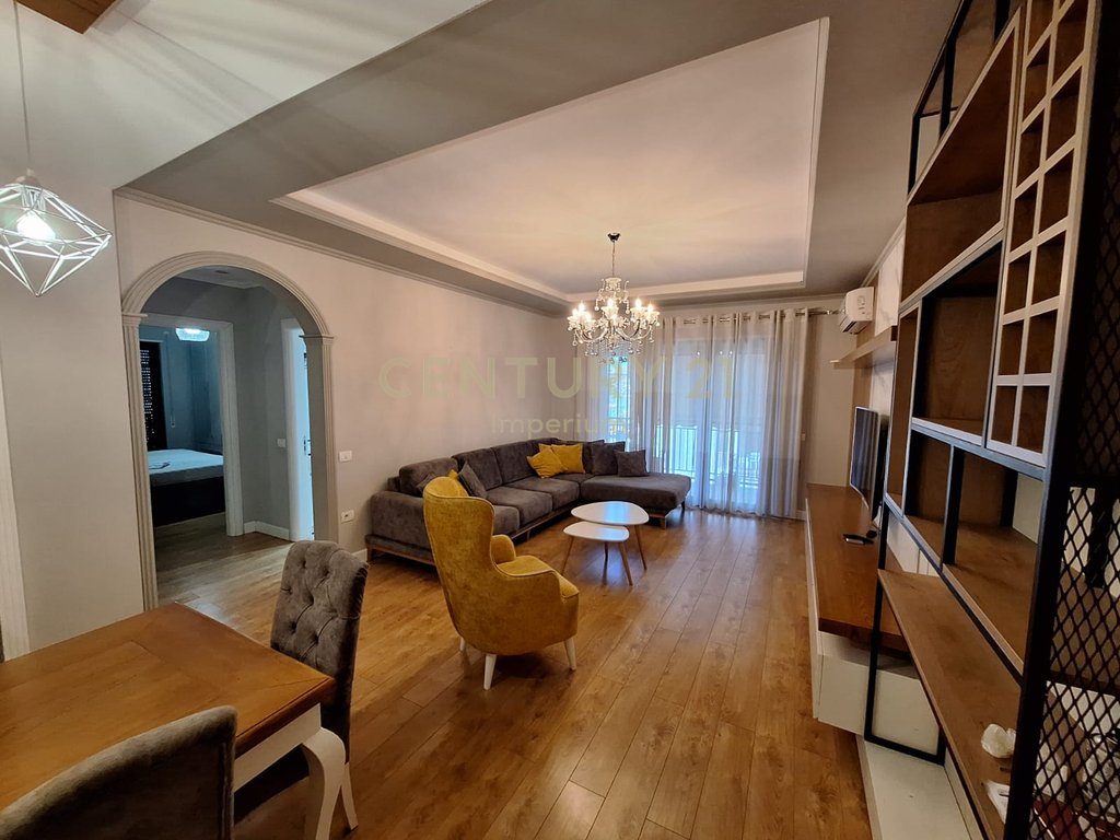 Apartament 2+1+ post parkimi me qira tek Green City, Ish Fusha e Aviacionit!