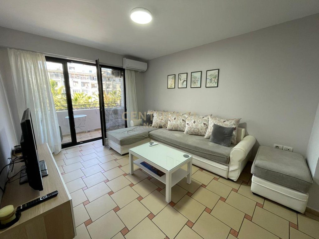 JEPET ME QIRA APARTAMENT 1+1 TEK STACIONI I TRENIT!