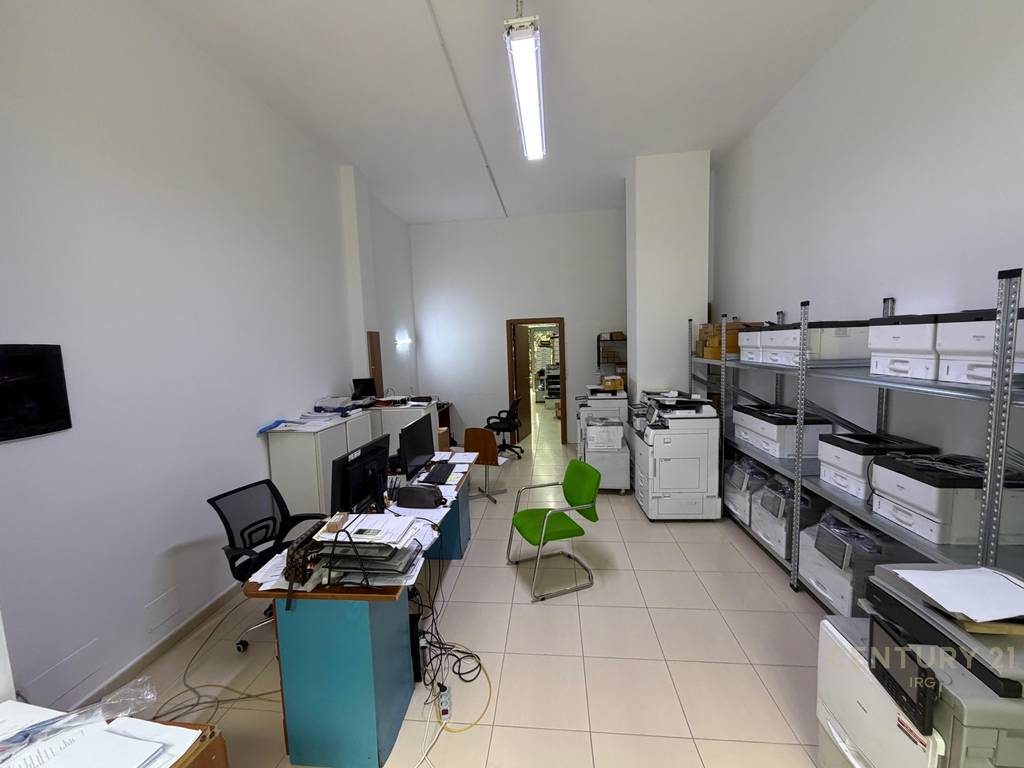 Ambient me Qira – Rruga "Zonja Curre", Pranë Klinikës Glozheni