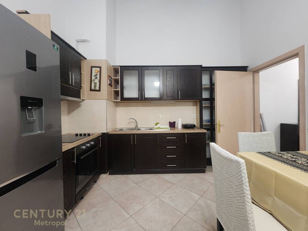 Jepet me qera apartament 1+1 ne Fresk!
