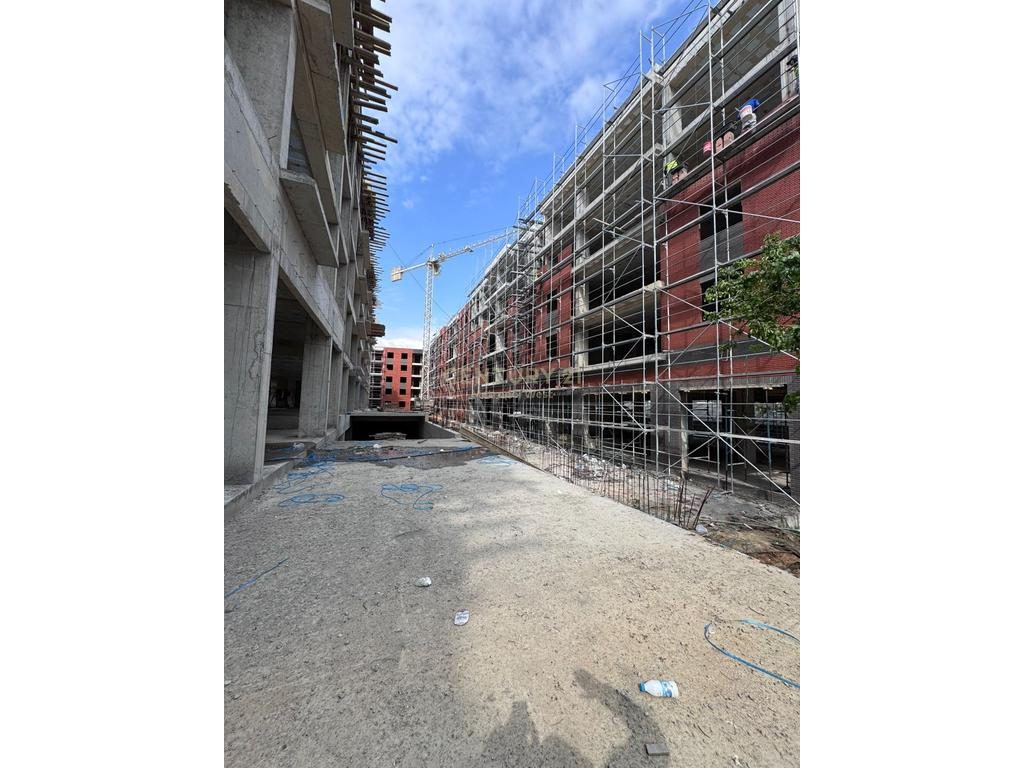 APARTAMENT PER SHITJE 1+1 PRANE LIQENIT TE PASKUQANIT( LAKE SIDEKOTARJA) !