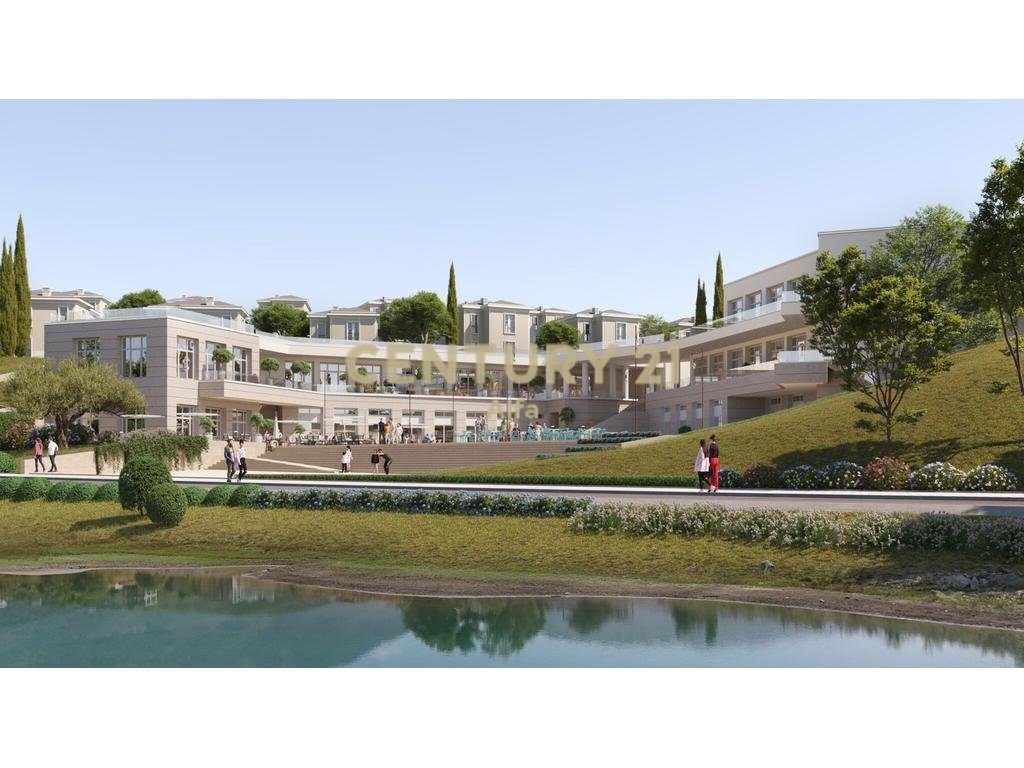 Shitet apartament 2+1+2 m verande tek Rolling Hills Liqeni