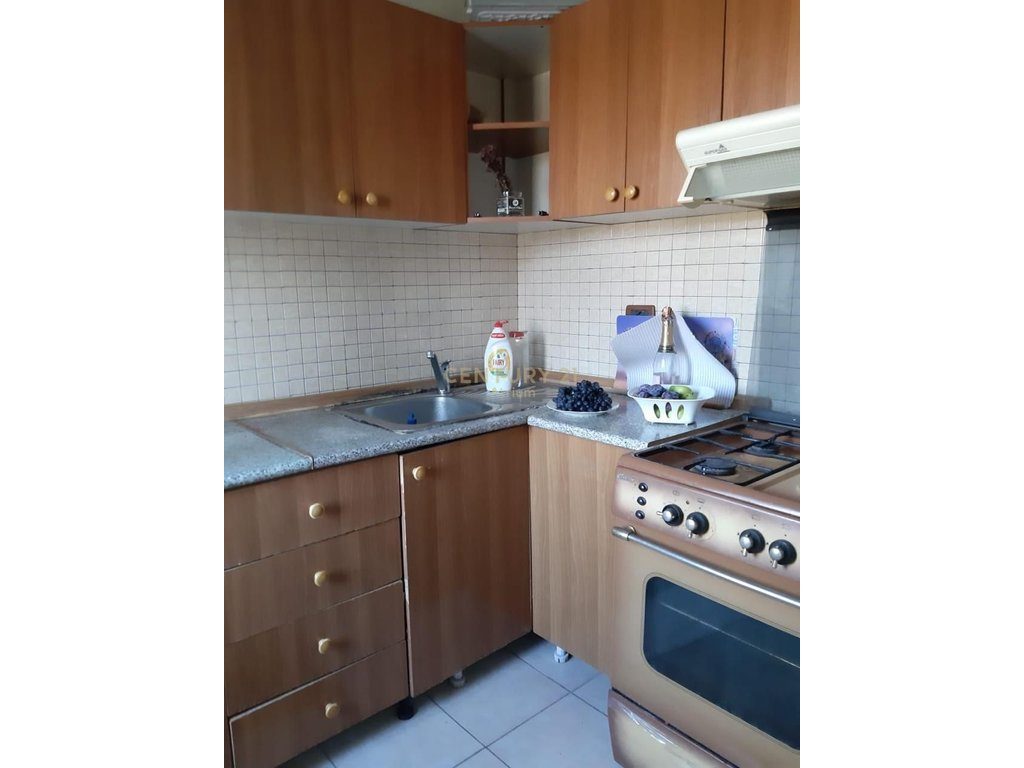 JEPET ME QIRA APARTAMENT 1+1 TEK POLIGRAFIKU NE SHKOZE!