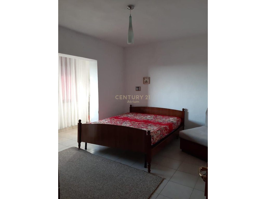 JEPET ME QIRA APARTAMENT 1+1 TEK POLIGRAFIKU NE SHKOZE!