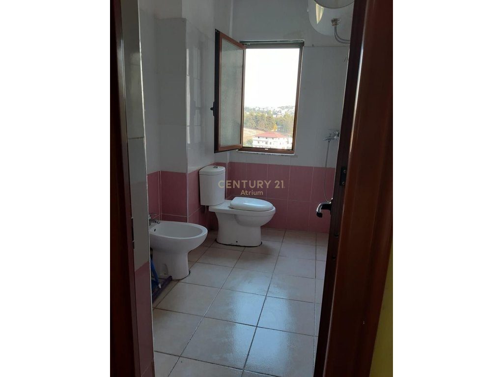 JEPET ME QIRA APARTAMENT 1+1 TEK POLIGRAFIKU NE SHKOZE!