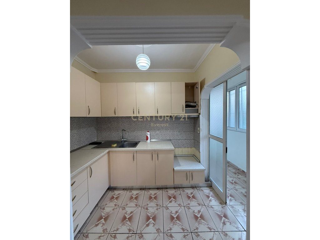 RRUGA IRFAN TOMINI, APARTAMENT 1+1 PER SHITJE
