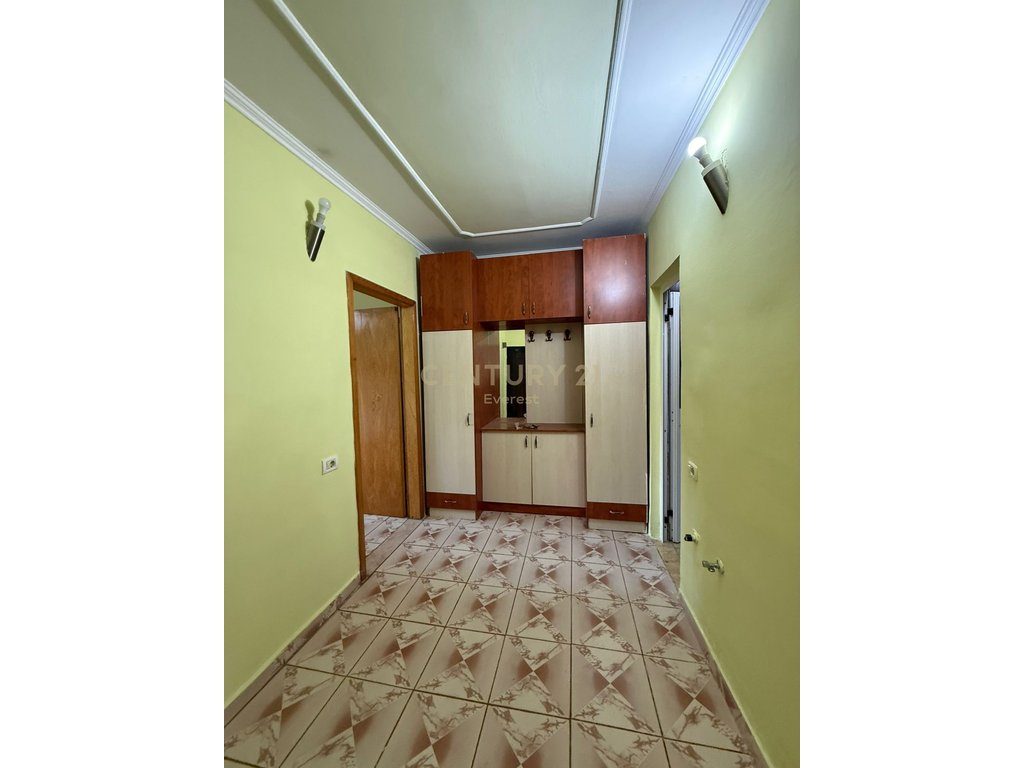 RRUGA IRFAN TOMINI, APARTAMENT 1+1 PER SHITJE