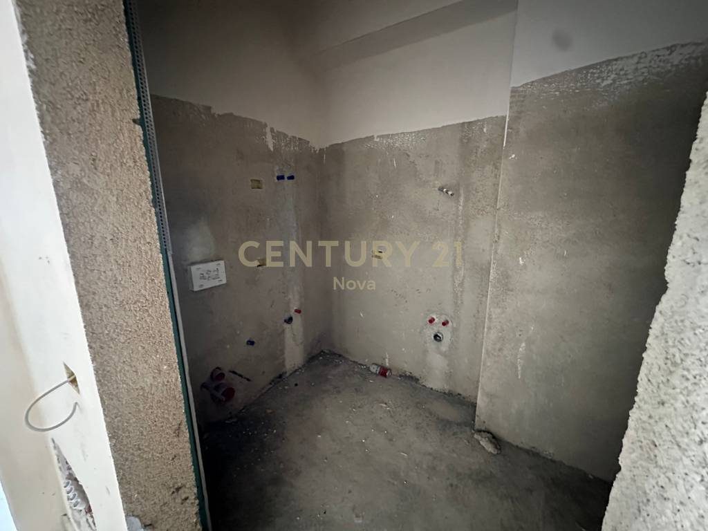 Shitet Apartament 1+1 | Kune Shengjin Vije e Pare me detin