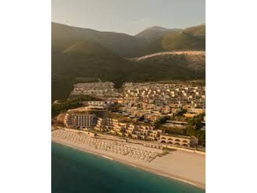 Apartament 2+1 me oborr privat dhe pamje deti në Green Coast 1, Palasë
