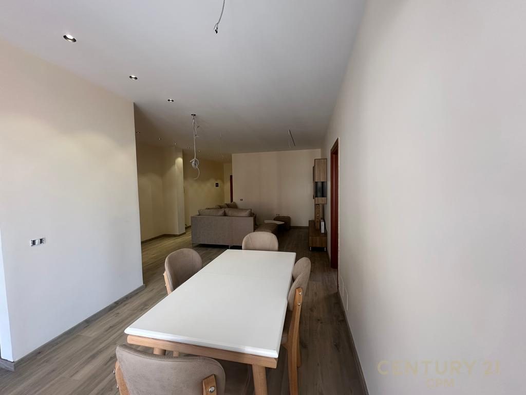 Qira, Apartament 3+1+2 Tek Gjimnazi Ismail Qemali