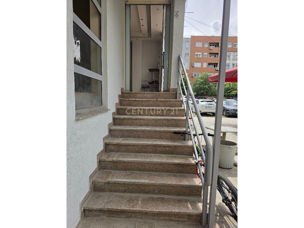 Dyqan për Qira pranë Rrugës Jordan Misja, Tiranë