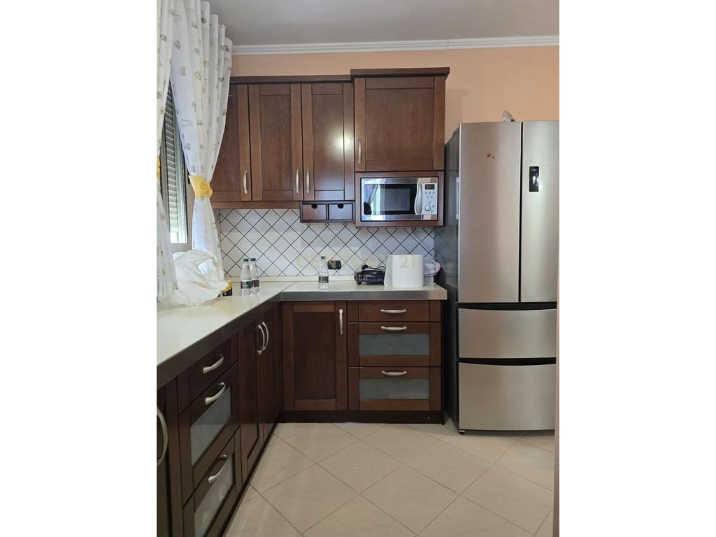 JEPET ME QIRA APARTAMENT 2+1+2 NE DURRES !