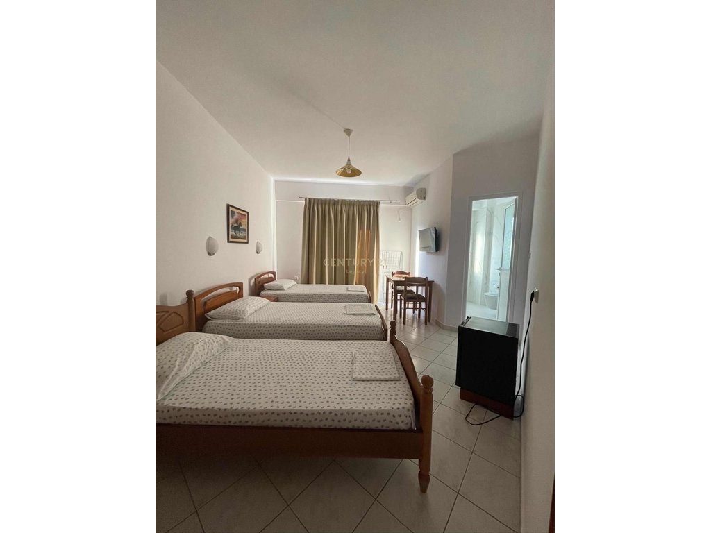 Jepet me qera hotel në Sarandë