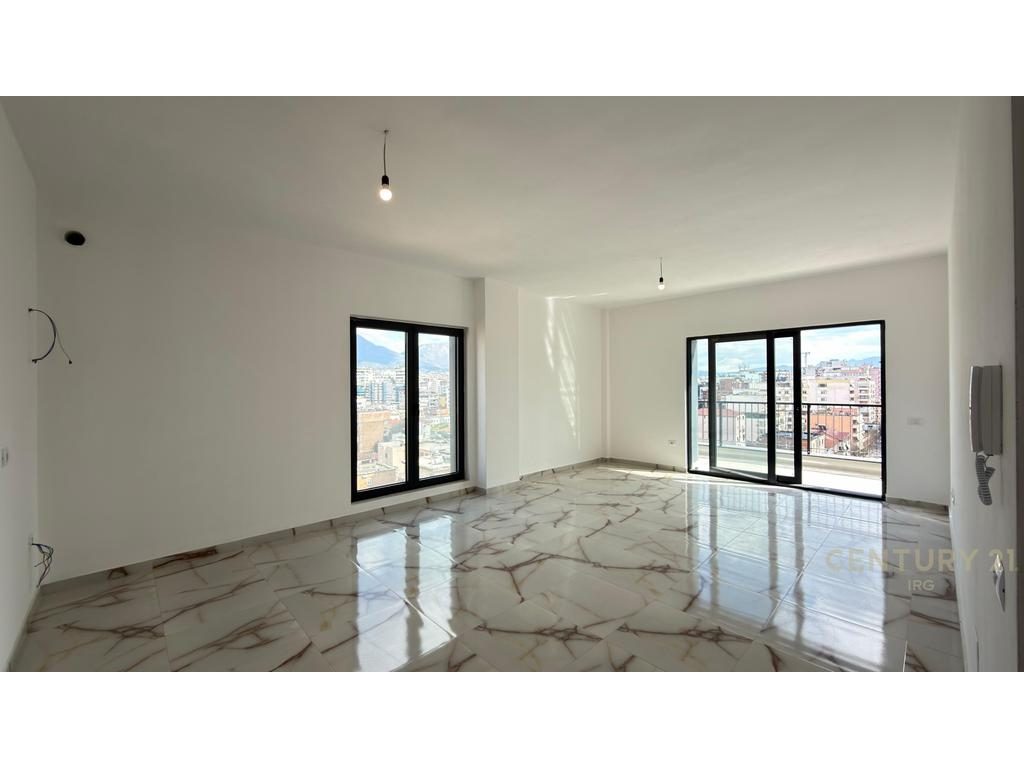 Jepet apartament 2+1+2 per Zyra tek Rruga e Barrikadave!