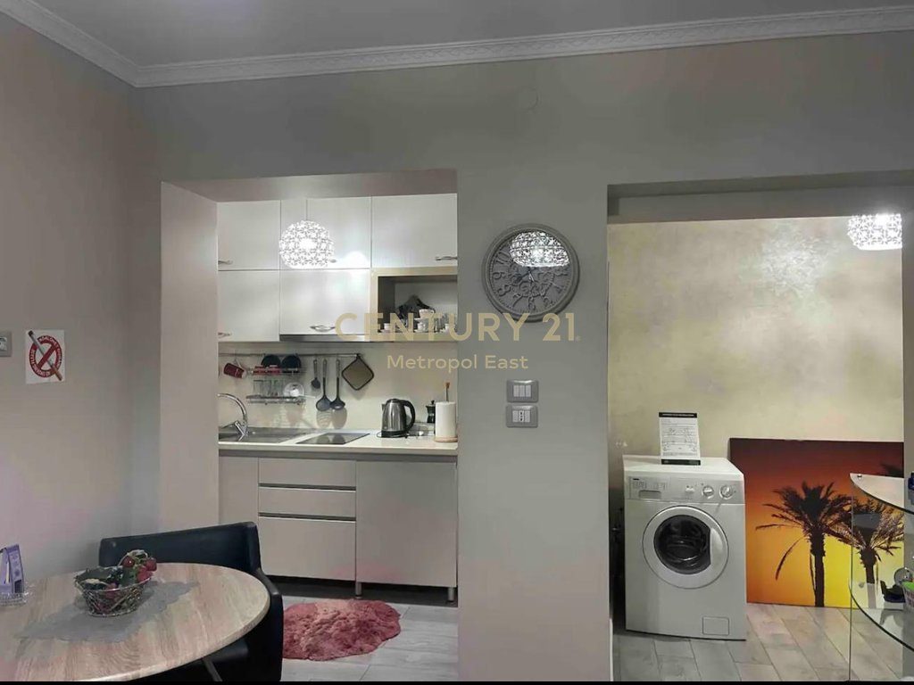Apartament 1+1 me qira në zemër të Tiranës – Myslym Shyri