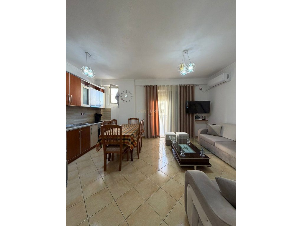 Ofrohet apartament për shitje 1+1 në Vlorë te Cipajt!
