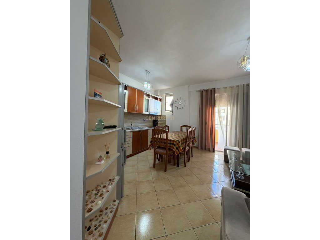 Ofrohet apartament për shitje 1+1 në Vlorë te Cipajt!