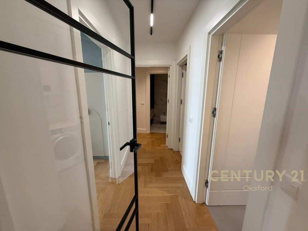 JAPIM ME QIRA APARTAMENT LUKSOZ+POST PARKIMI TEK REZIDENCA LAKE VIEW!