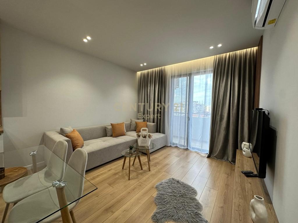 APARTAMENT 2+1+2+POST PARKIMI PRANE SPAK