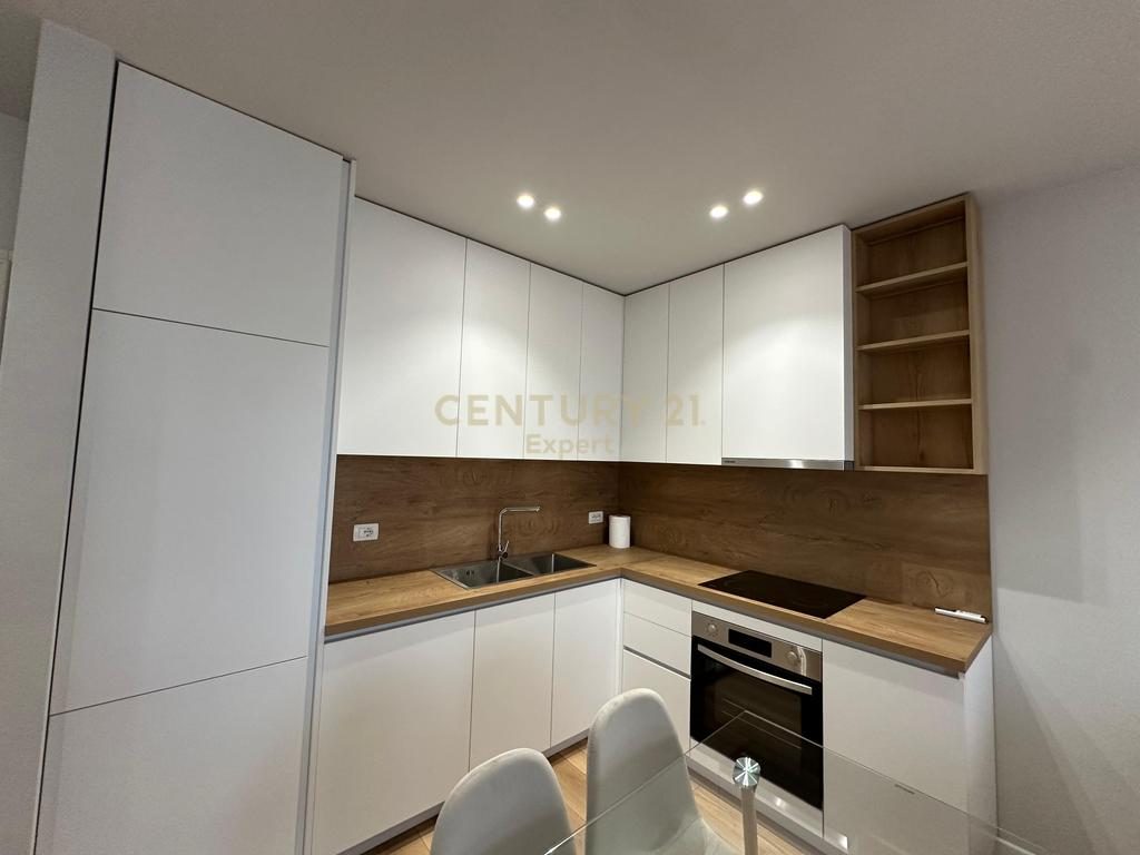 APARTAMENT 2+1+2+POST PARKIMI PRANE SPAK
