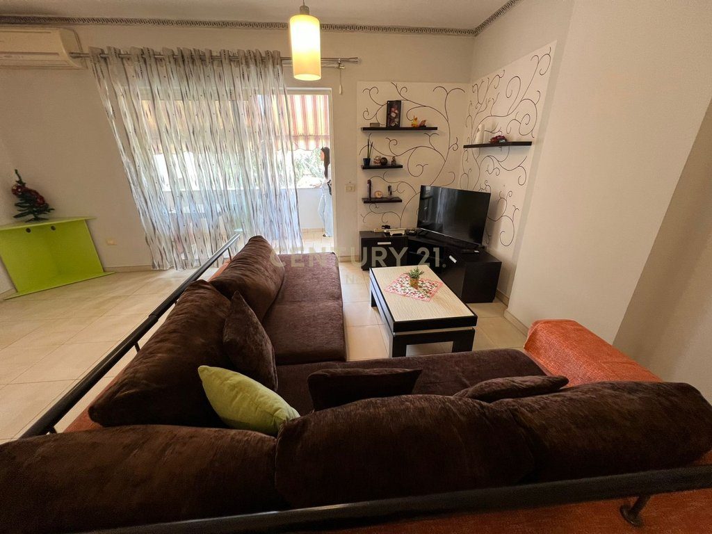 Apartament 2+1+2 me qira tek ZOGU I ZI!