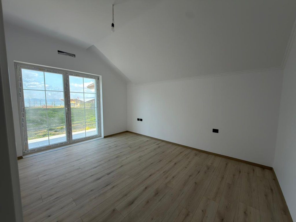 Duplex 2+1 në Drilon, vetëm 120 m nga Liqeni i Ohrit