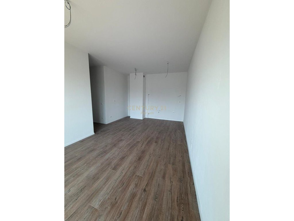SHESIM APARTAMENT 2+1 TEK TIRANA PARK AVENUE!!!