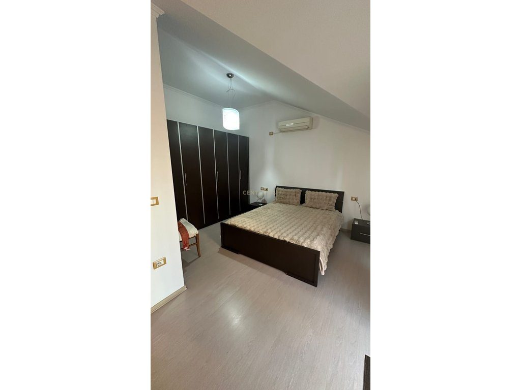 JEPET ME QERA APARTAMENT 3+1+POST PARKIMI - KRISTAL CENTER