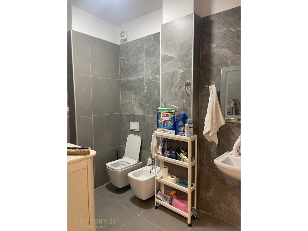 Apartament 2+1 me Qira pranë QTU, Tiranë – 530€ | 74 m²