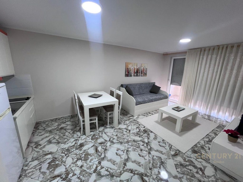 Shitet apartament 1+1 në Shëngjin – shumë pranë detit 🌊