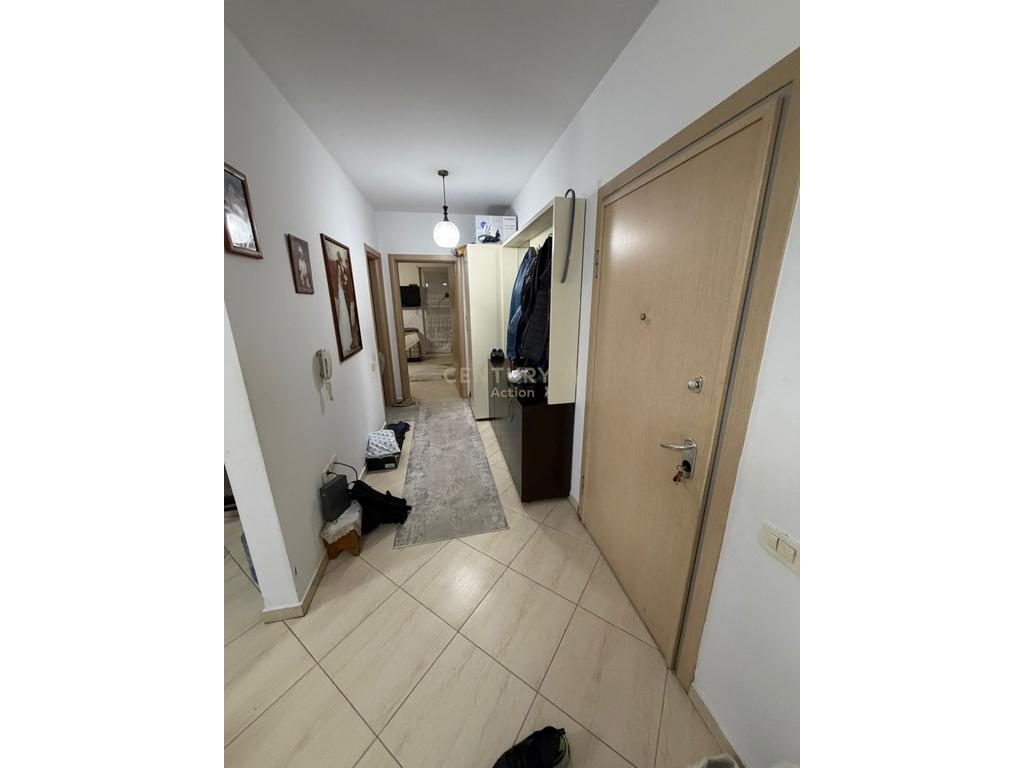 Shitet apartament te Gener 2 ne rrugen “Jordan Misja”.