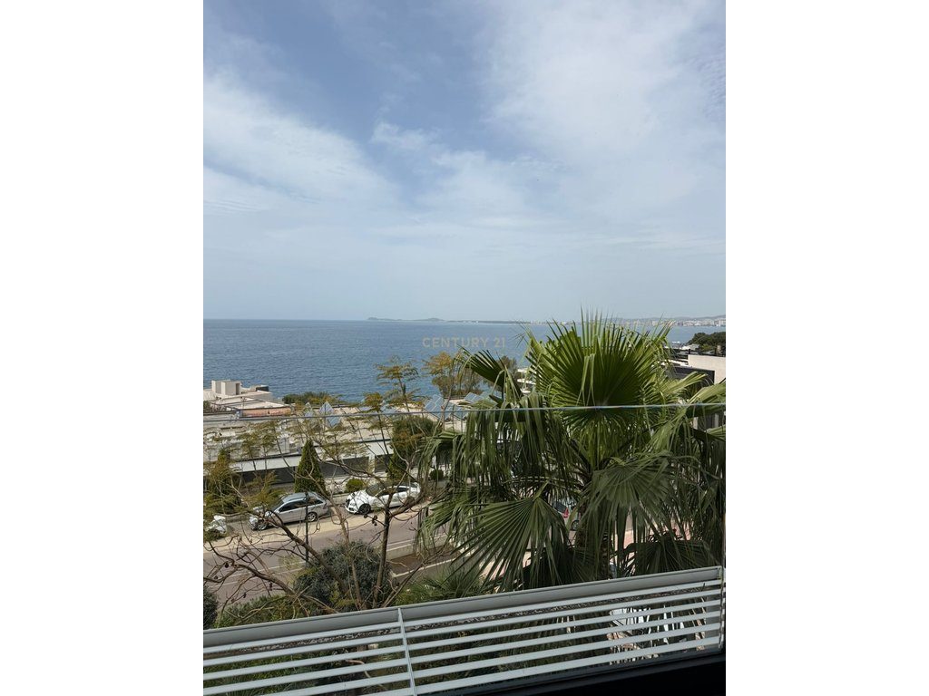 Apartament 2+1+2 në Rezidencën Elitare të Ujë të Ftohtë, me Pamje Spektakolare të Detit dhe Qytetit,Vlorë - Century 21 A...