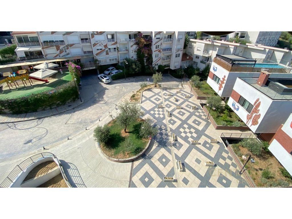TEK ZGJATIMI I KODRES SE DIELLIT 1 SHESIM SUPER DUPLEX LUKSOZ 3+1+2+2 VERANDA + DEPO DHE 2 POSTE PARKIMI - Century 21 Al...