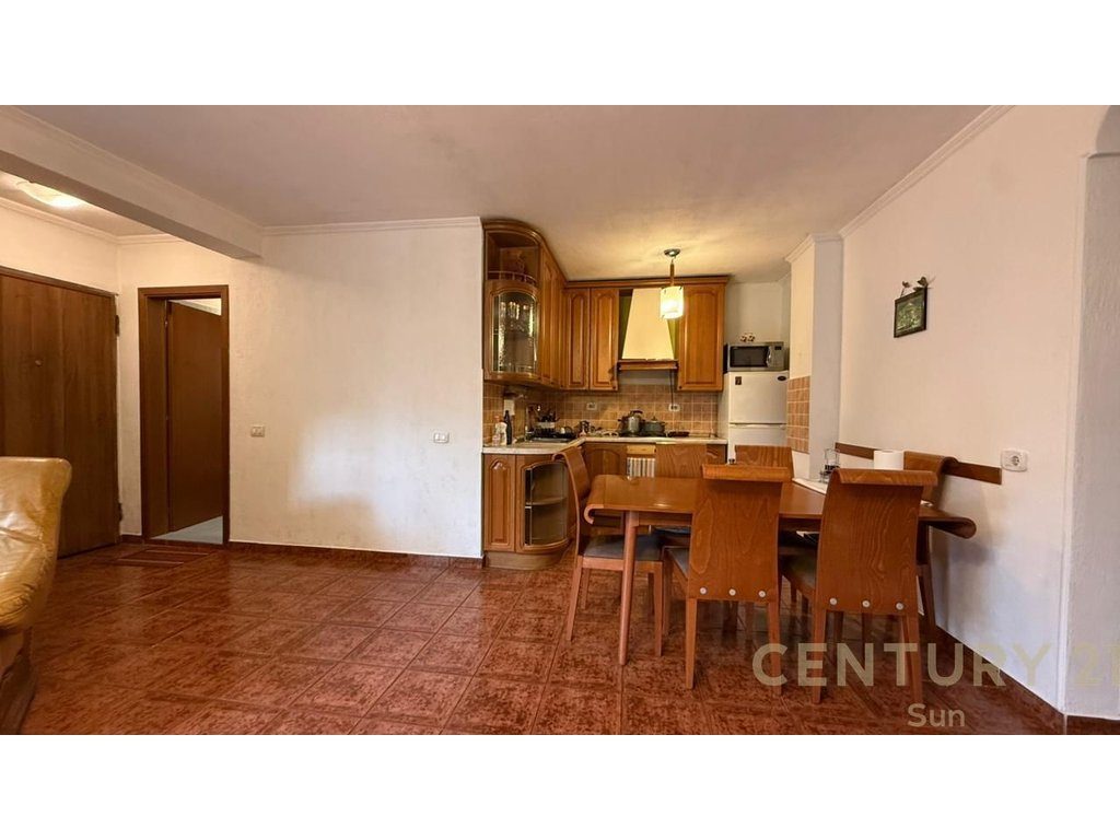ZOGU I ZI, JAPIM ME QIRA APARTAMENT 2+1 !
