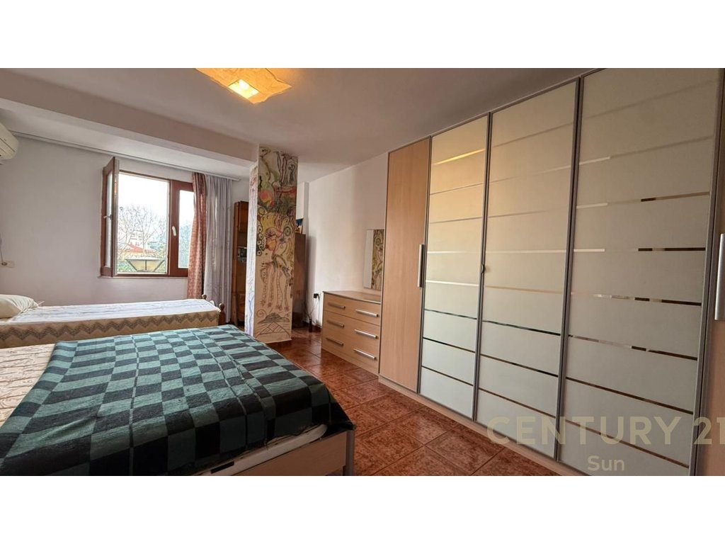 ZOGU I ZI, JAPIM ME QIRA APARTAMENT 2+1 !