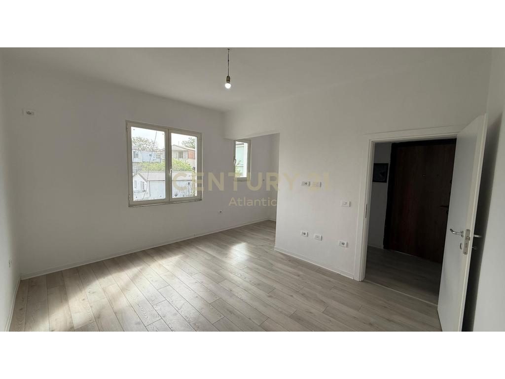 Apartament 2+1 në shitje në Çezma e ferrës, Durrës - 82,000€ | 70 m²
