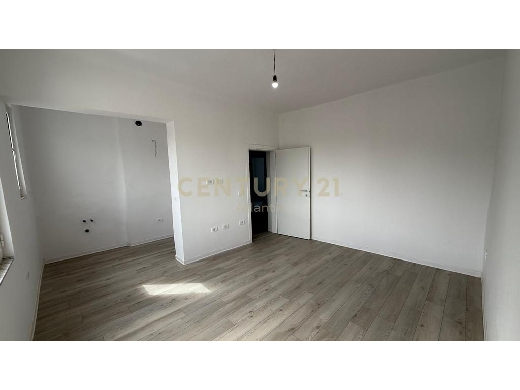 Apartament 2+1 në shitje në Çezma e ferrës, Durrës - 82,000€ | 70 m²