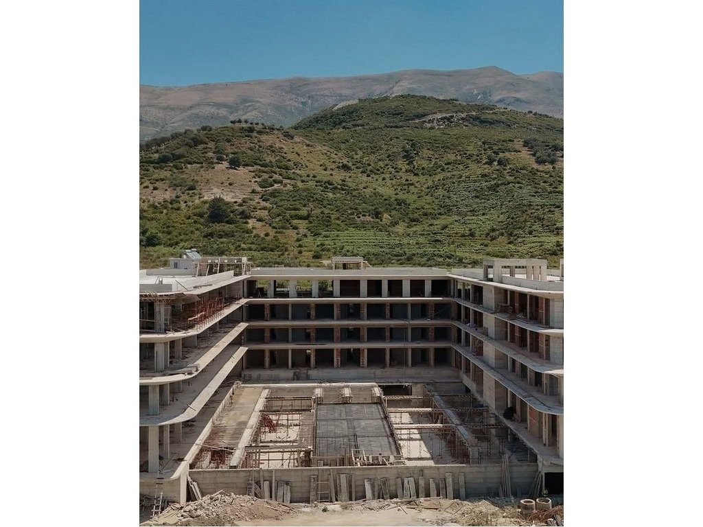 SHITET APARTAMENT 2+1+2 NE RADHIME,ME PAMJE NDA DETI!