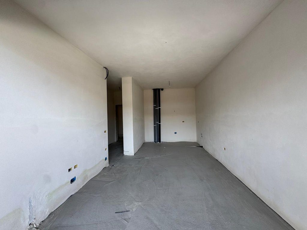 SHITET APARTAMENT 2+1+2 NE RADHIME,ME PAMJE NDA DETI!