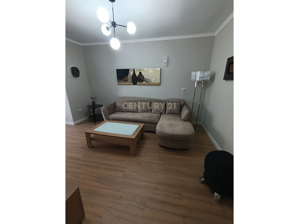 Apartament 2+1 me qera- Ish Bllok!