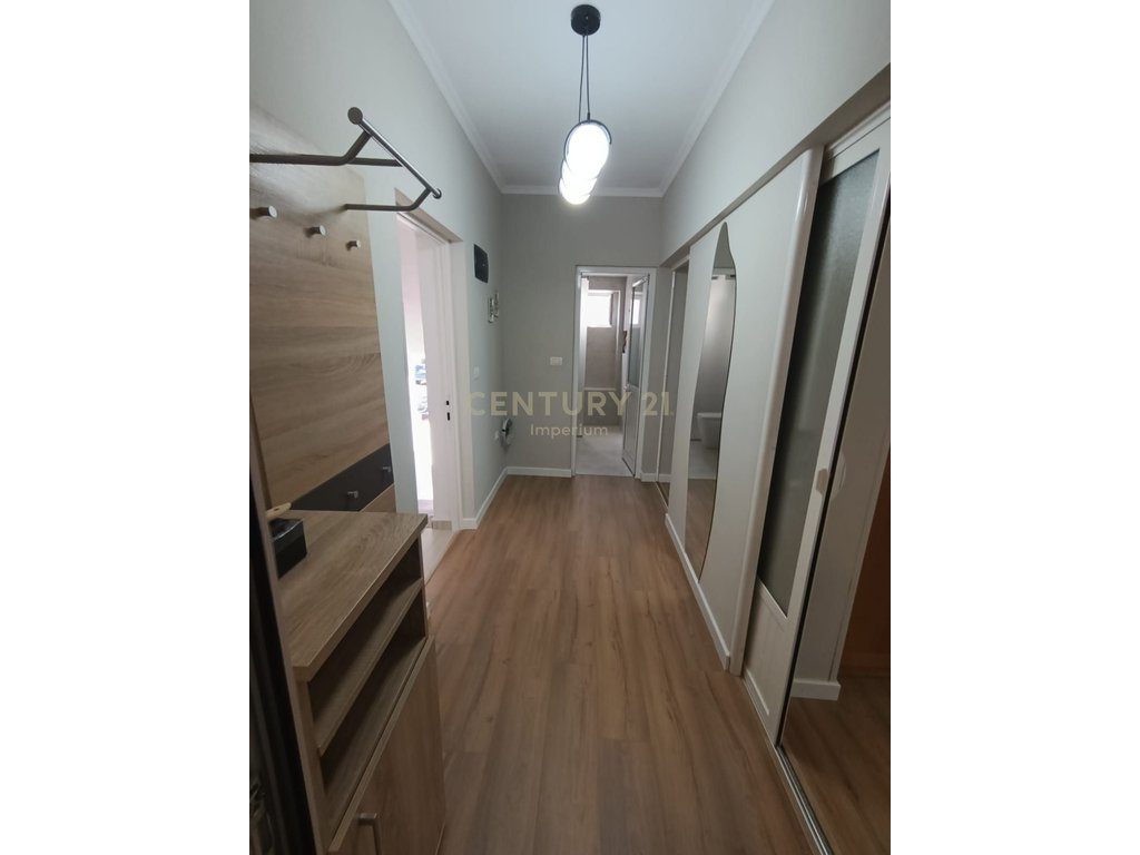Apartament 2+1 me qera- Ish Bllok!
