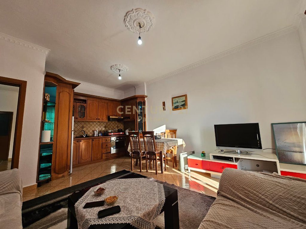 Shesim apartament 1+1 me dy ballkone ne Don Bosko