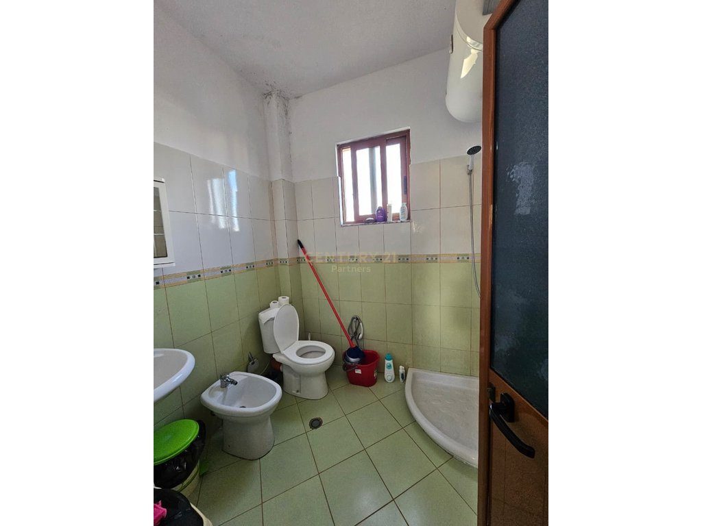 Shesim apartament 1+1 me dy ballkone ne Don Bosko