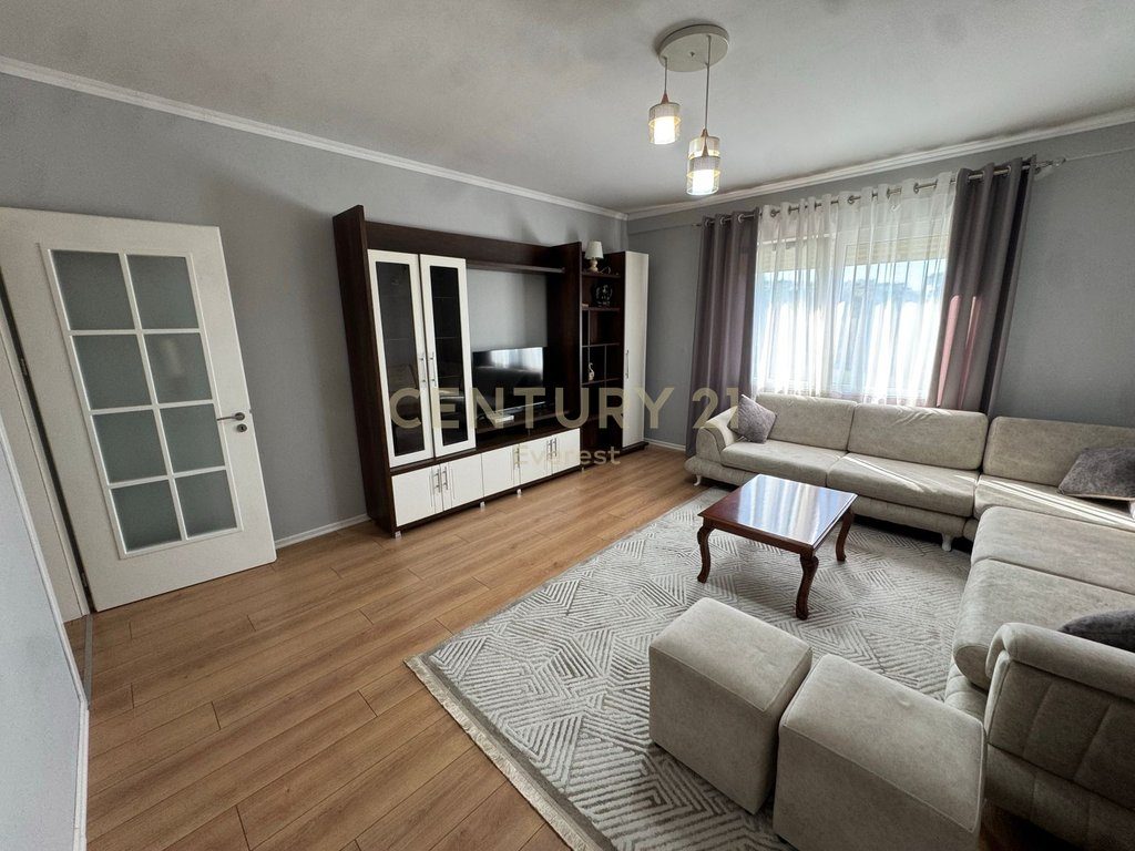 KOPSHTI BOTANIK, APARTAMENT 2+1+2 PER QIRA