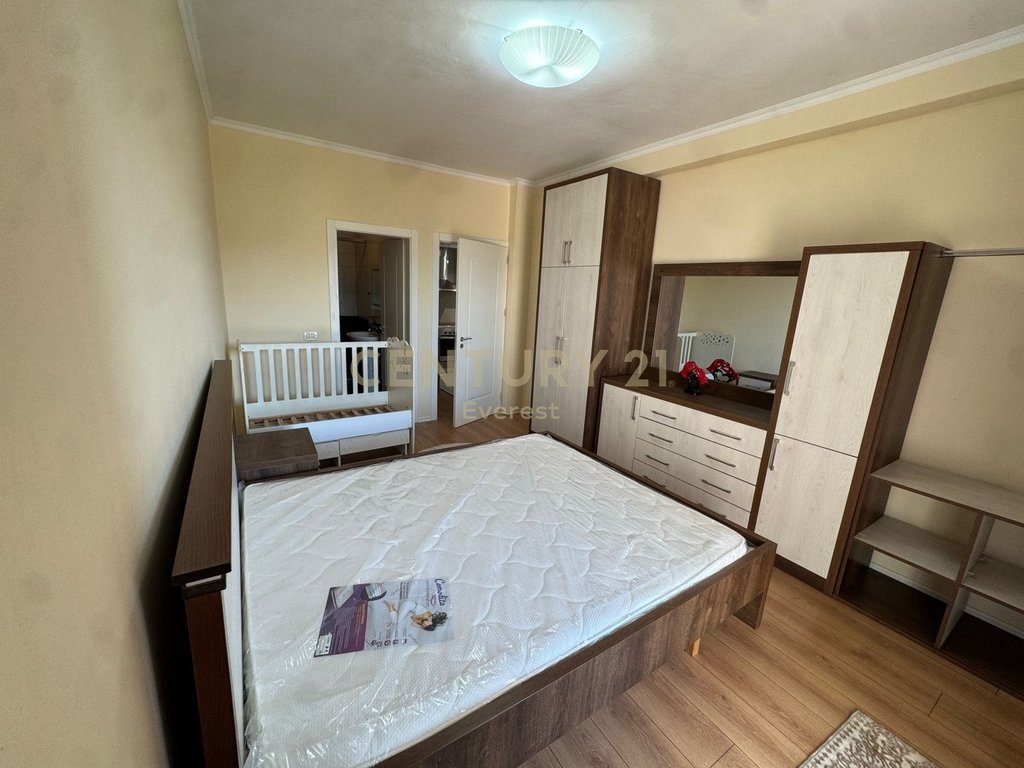 KOPSHTI BOTANIK, APARTAMENT 2+1+2 PER QIRA