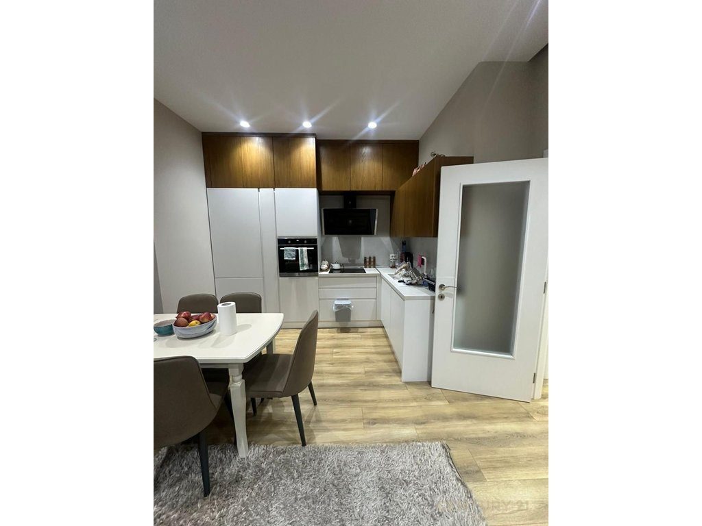 Apartament 2+1+2 Për Shitje pranë Square 21, Tiranë!