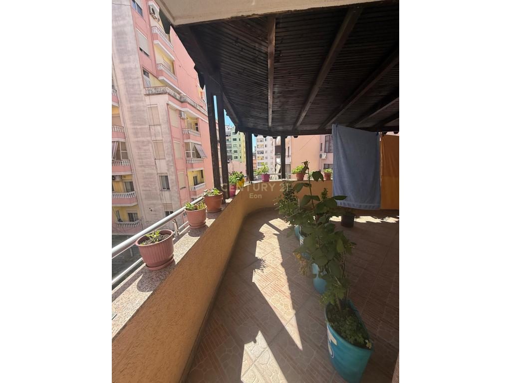 Vilë 12+5 Në Shitje në Durrës, Lagja nr.5 - 750,000€ | 805 m²